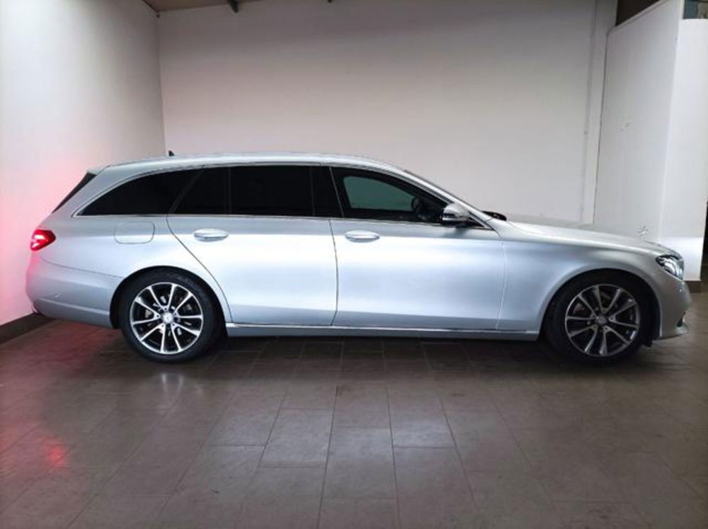 Mercedes-Benz Classe E Station Wagon usata a Milano (3)