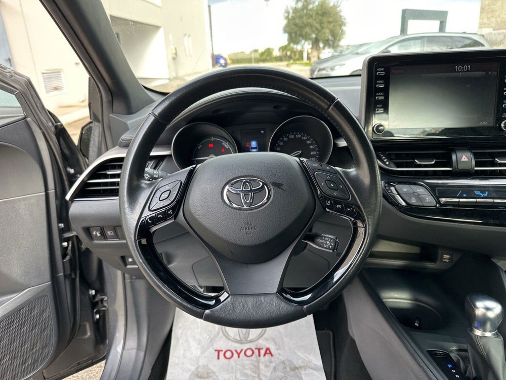 Toyota Toyota C-HR usata a Ragusa (10)