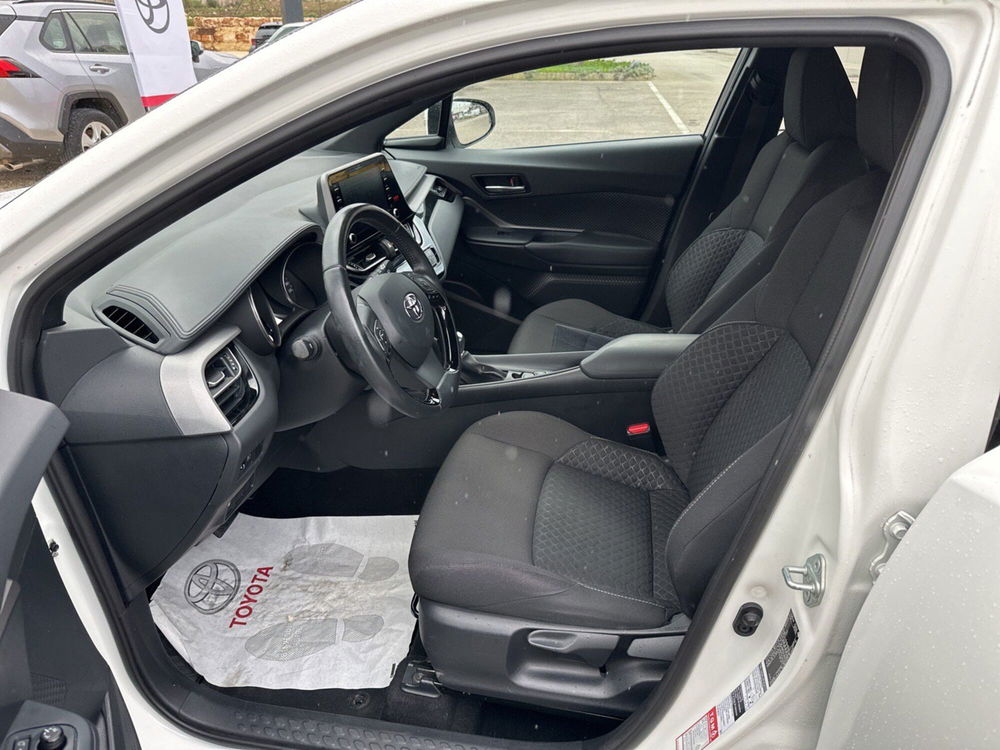 Toyota Toyota C-HR usata a Ragusa (8)