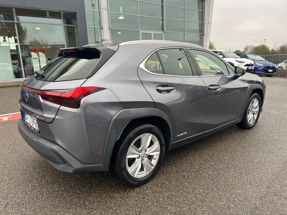 Lexus UX usata a Piacenza (6)