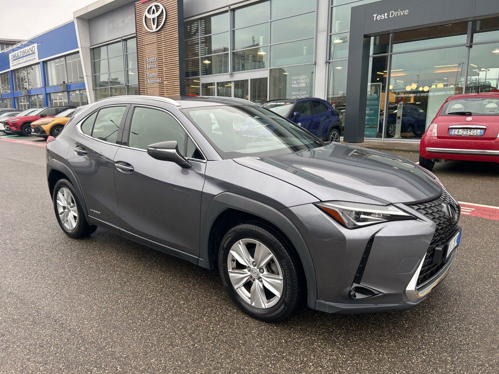 Lexus UX usata a Piacenza (8)