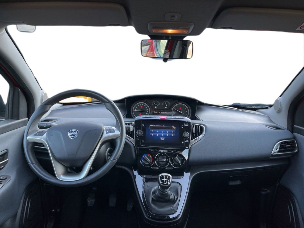 Lancia Ypsilon usata a Torino (11)