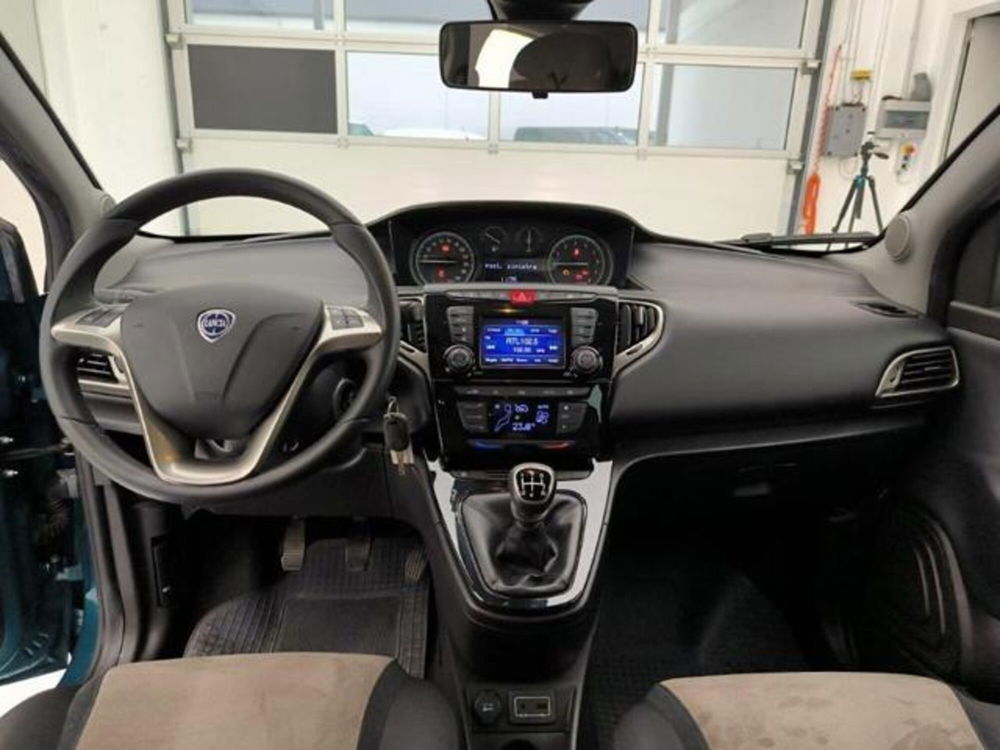 Lancia Ypsilon usata a Pavia (14)