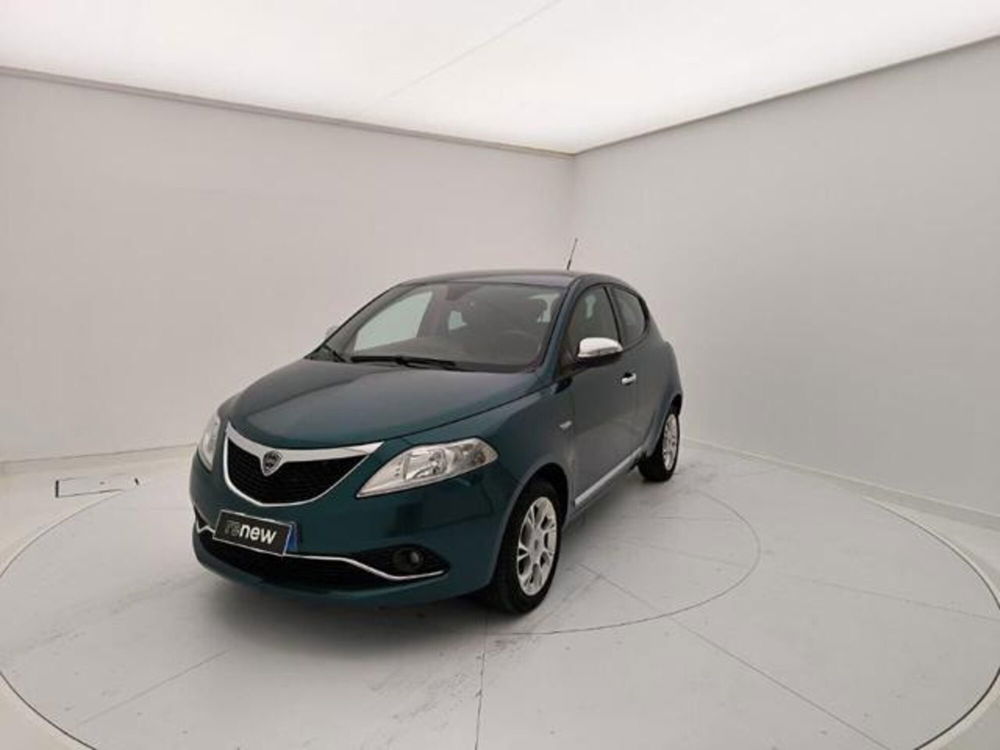 Lancia Ypsilon usata a Pavia (2)