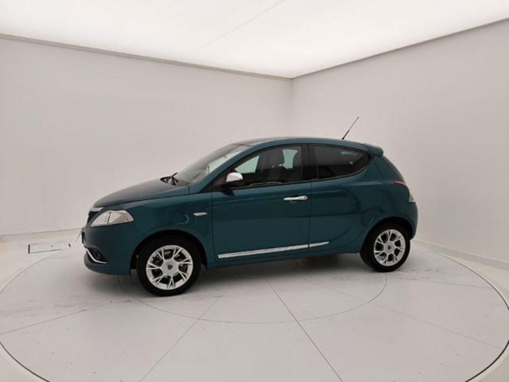 Lancia Ypsilon usata a Pavia (3)