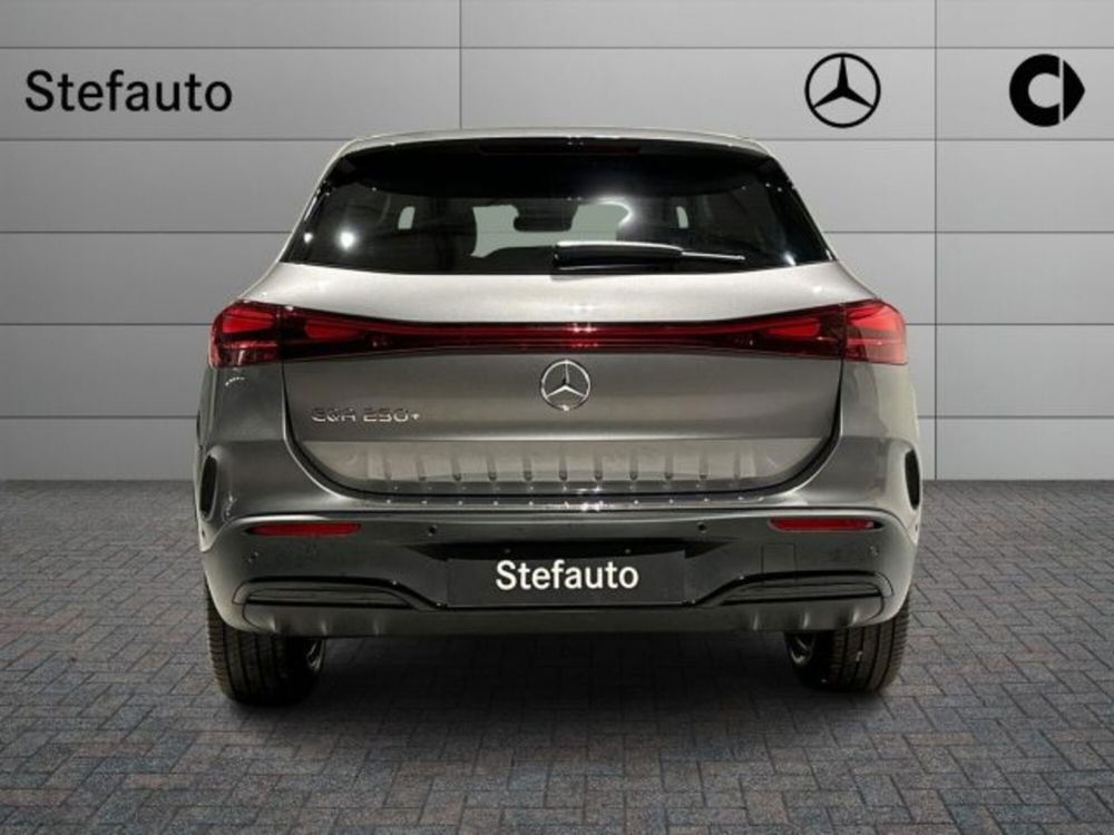 Mercedes-Benz EQA nuova a Bologna (6)