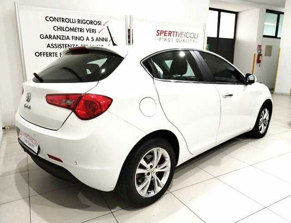 Alfa Romeo Giulietta usata a Lecce (3)