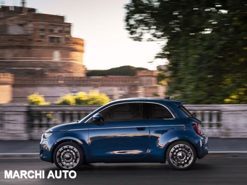 Fiat 500e 23,65 kWh La Prima nuova a Bastia Umbra