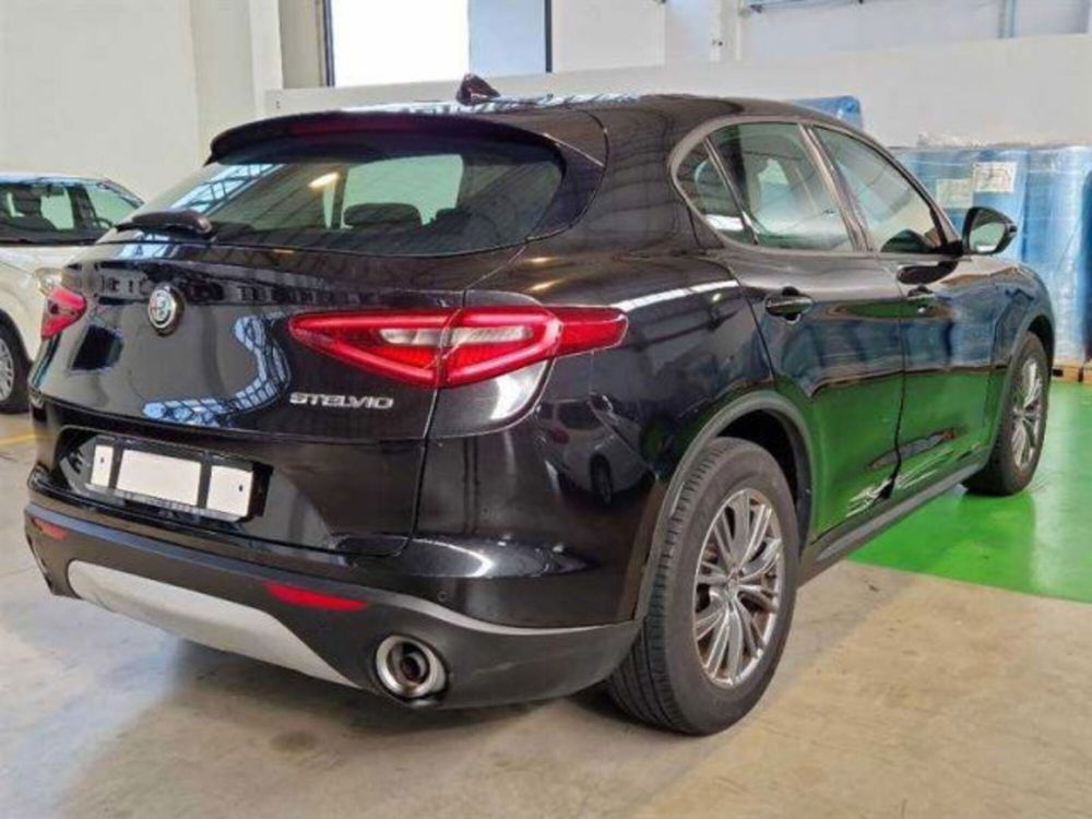 Alfa Romeo Stelvio usata a Bologna (2)