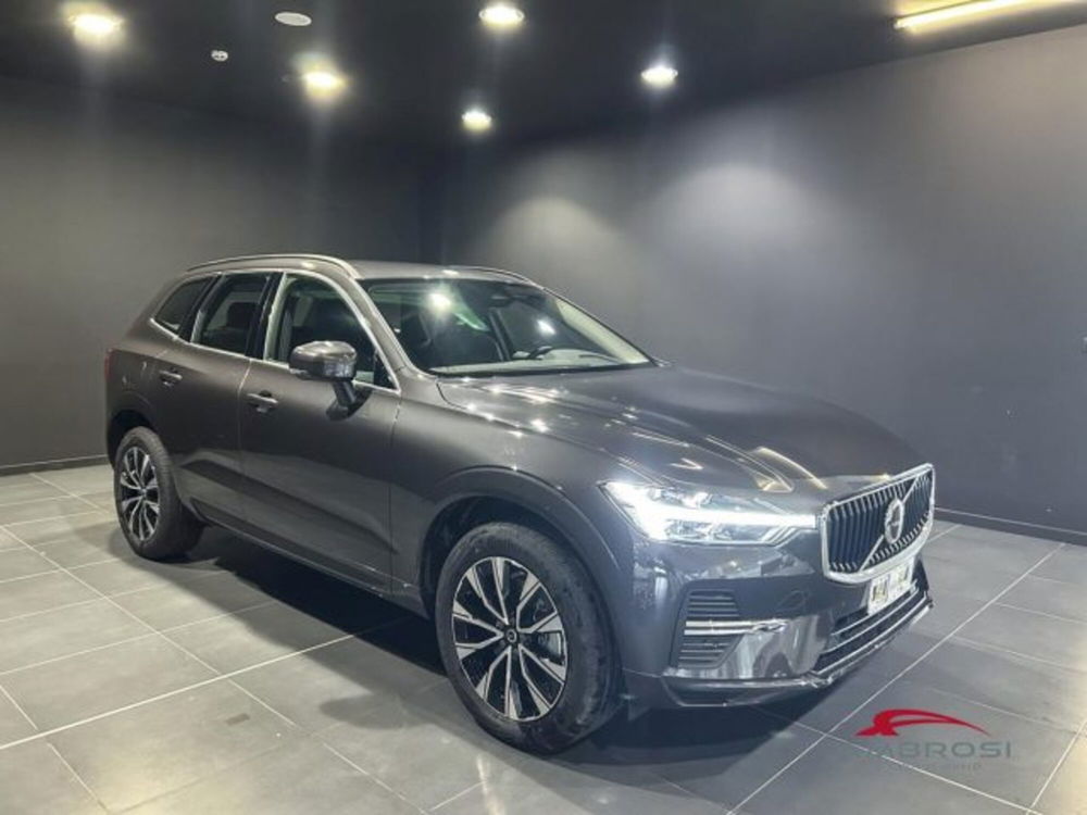 Volvo XC60 nuova a Perugia (2)