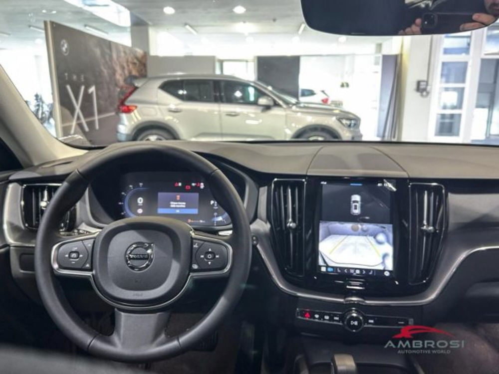 Volvo XC60 nuova a Perugia (8)