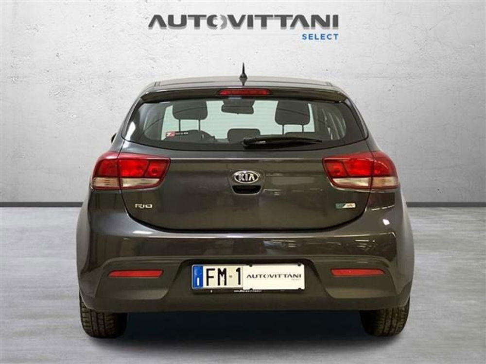 Kia Rio usata a Como (4)