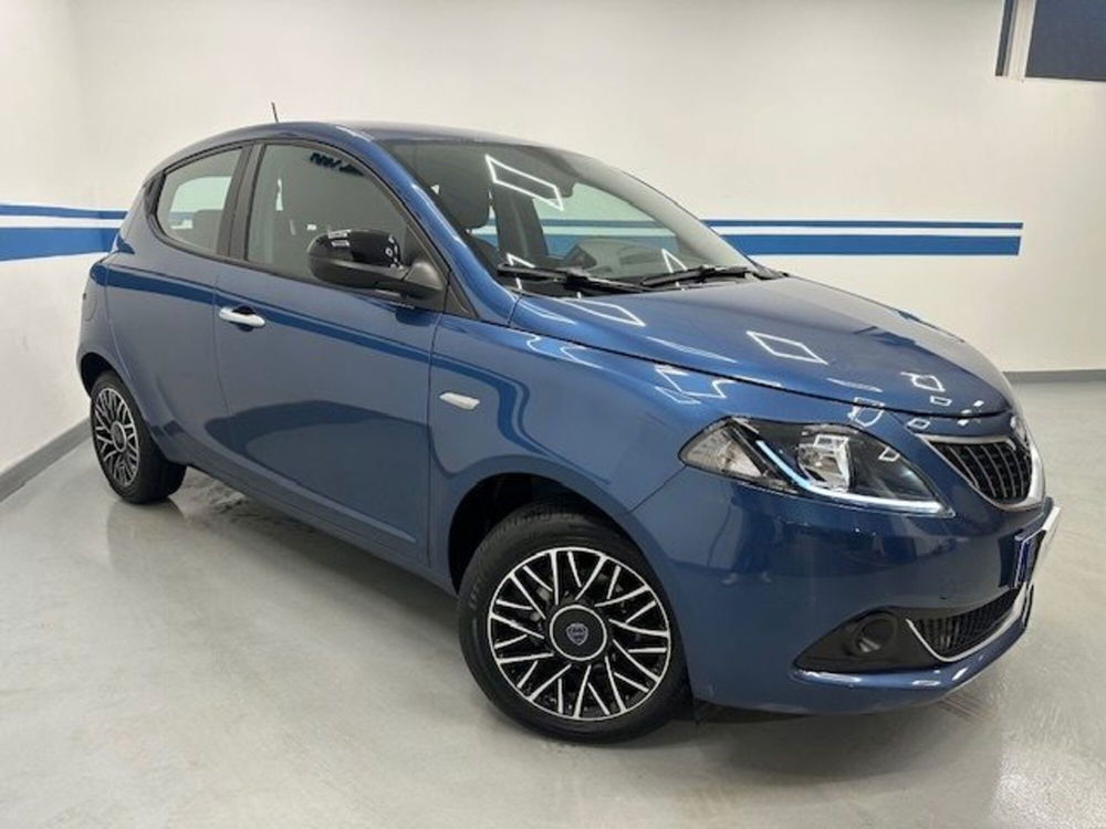 Lancia Ypsilon usata a Prato (3)