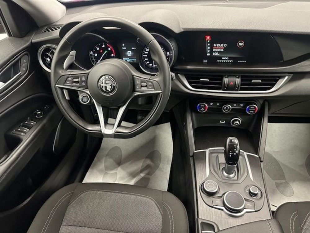 Alfa Romeo Stelvio usata a Prato (16)