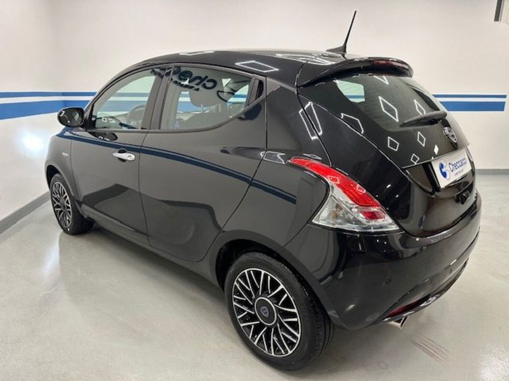 Lancia Ypsilon usata a Prato (4)