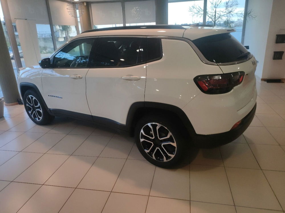 Jeep Compass nuova a Lecce (2)