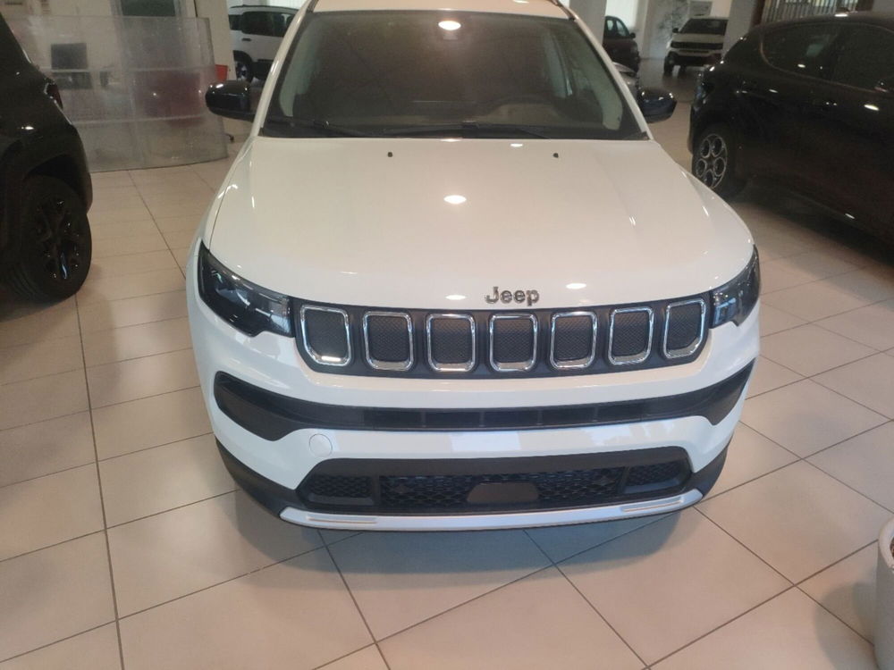 Jeep Compass nuova a Lecce (5)