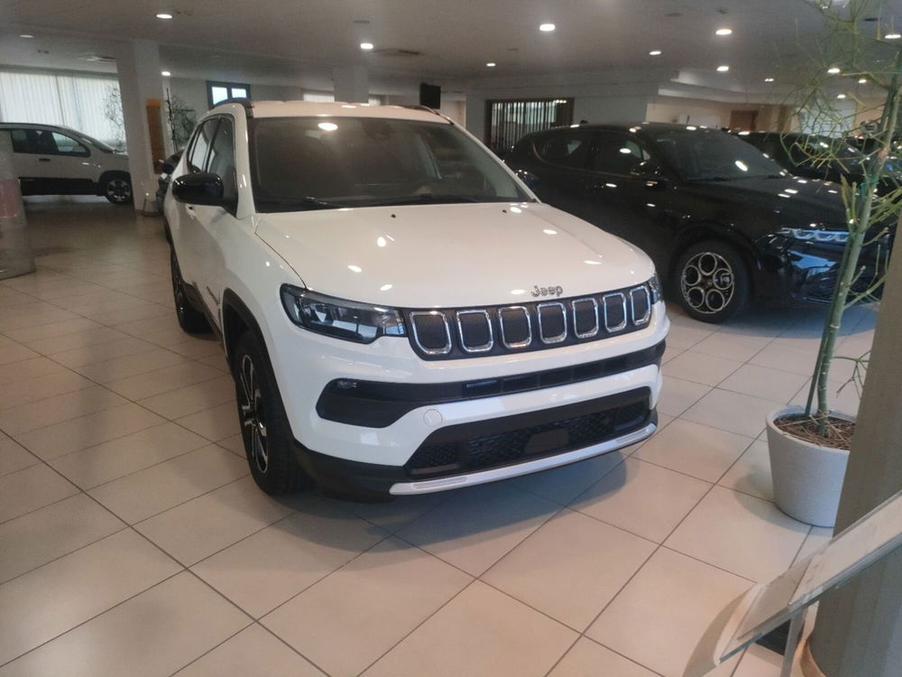 Jeep Compass nuova a Lecce (8)