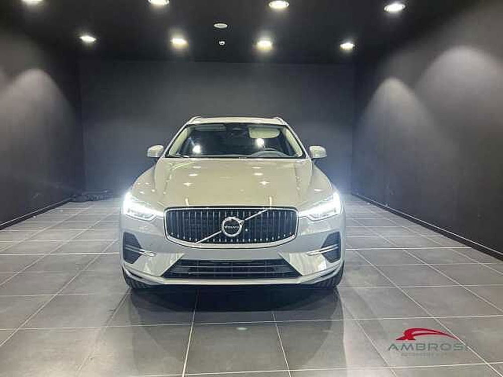 Volvo XC60 nuova a Viterbo (4)