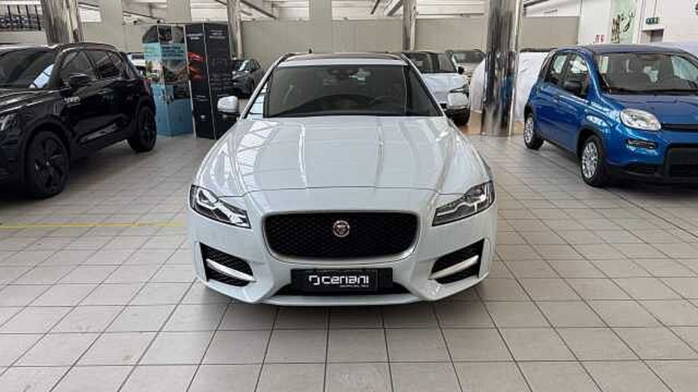 Jaguar XF Sportbrake usata a Milano (7)