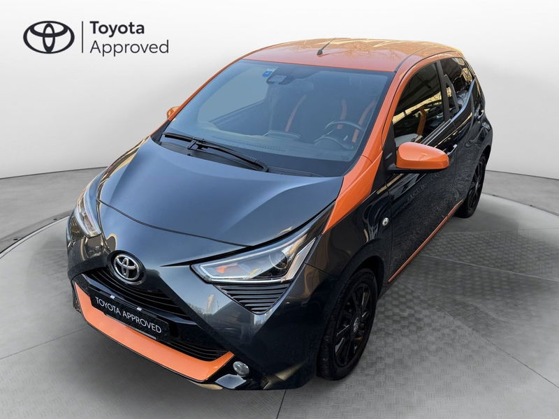 Toyota Aygo Connect 1.0 VVT-i 72 CV 5 porte x-music MMT del 2021 usata a Como