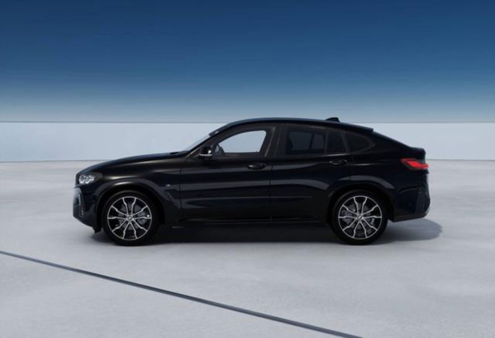 BMW X4 nuova a Modena (4)