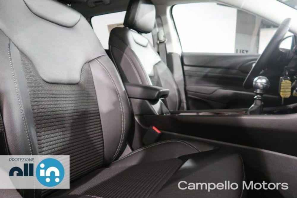 Jeep Compass nuova a Venezia (14)