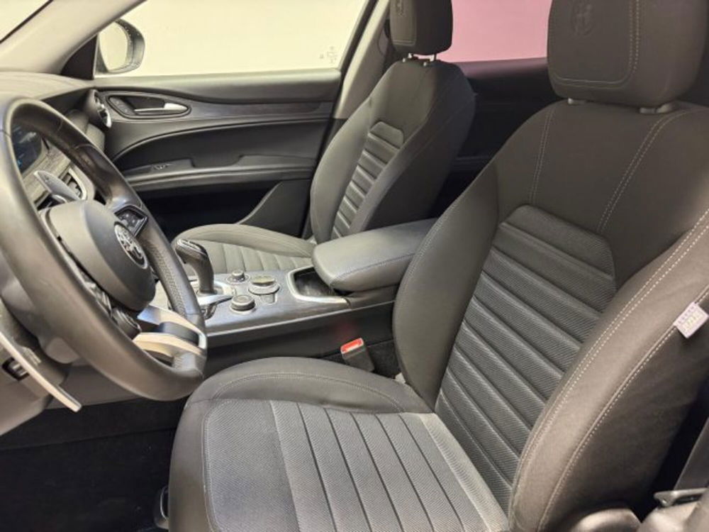 Alfa Romeo Stelvio usata a Biella (18)