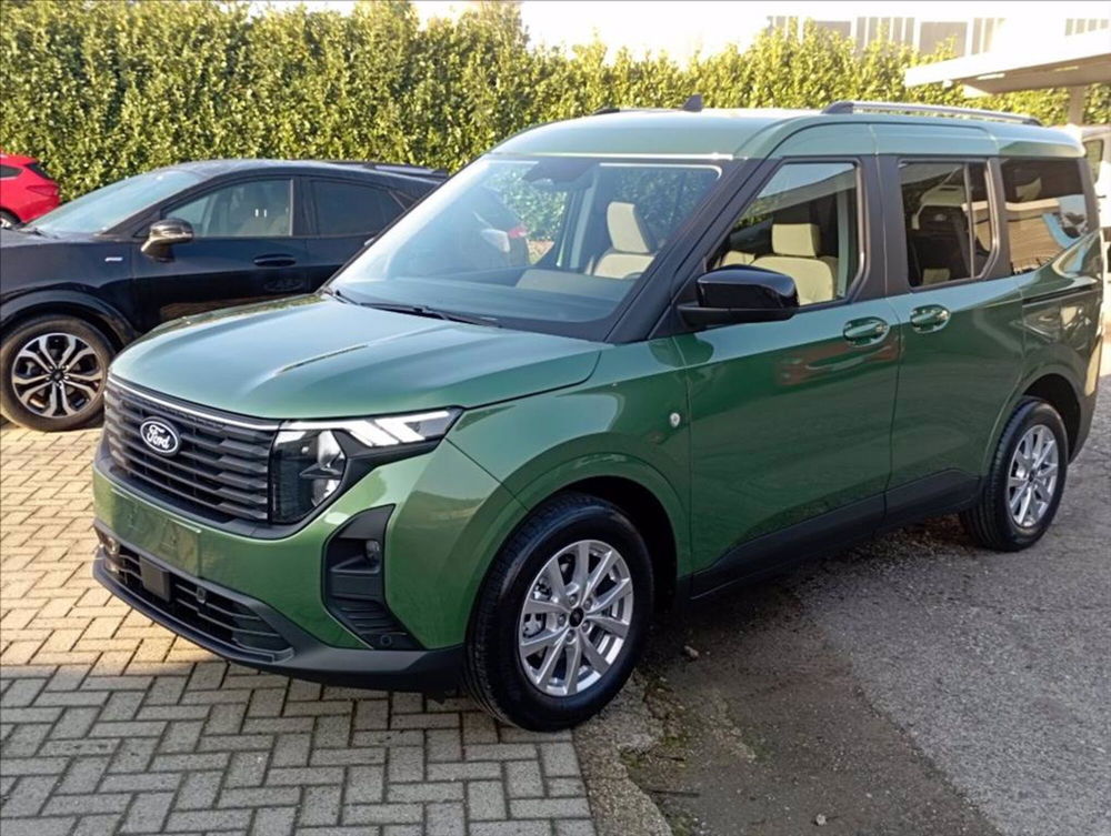 Ford Tourneo Courier nuova a Milano (4)