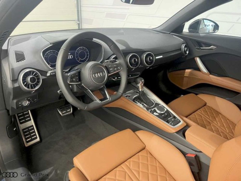 Audi TT Cabrio nuova a Bologna (15)