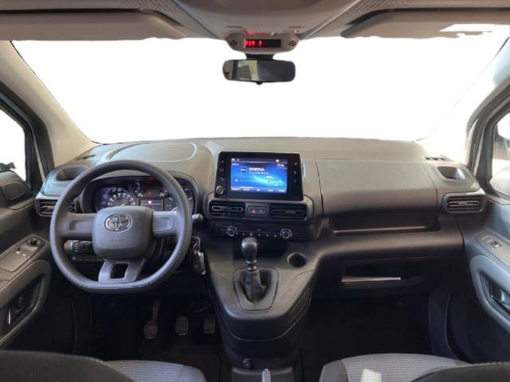 Toyota Proace City Verso nuova a Vercelli (8)