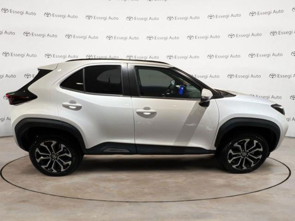 Toyota Yaris Cross nuova a Vercelli (13)