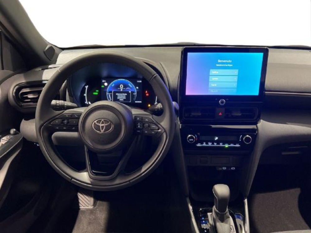 Toyota Yaris Cross nuova a Vercelli (9)