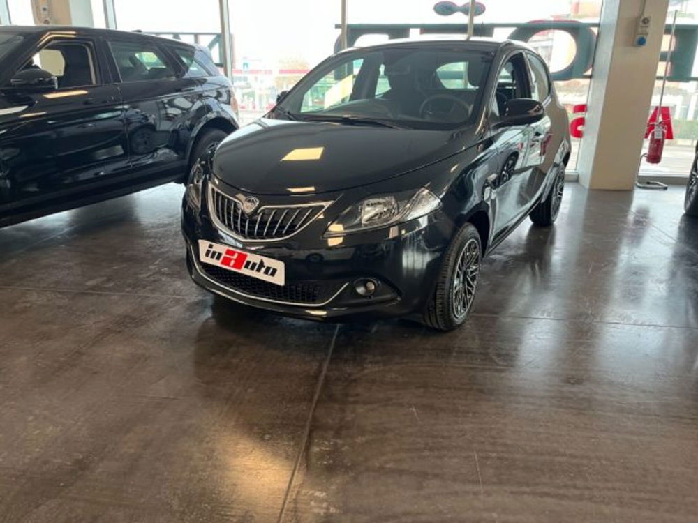 Lancia Ypsilon nuova a Verona