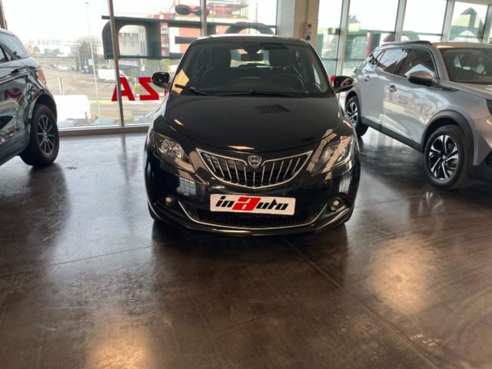 Lancia Ypsilon nuova a Verona (2)