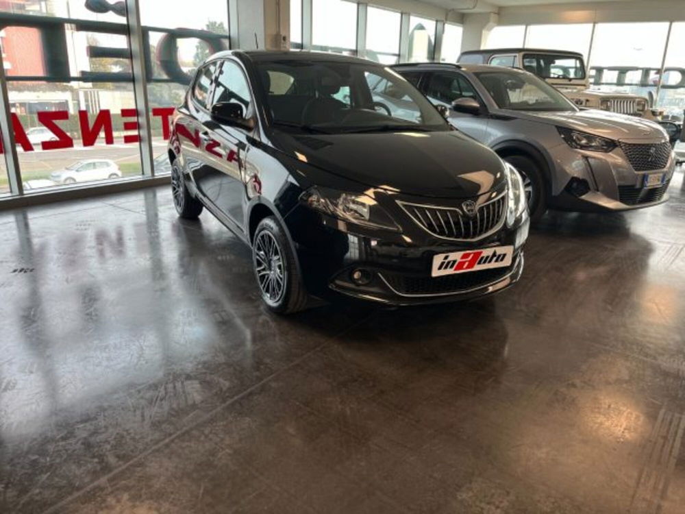 Lancia Ypsilon nuova a Verona (3)