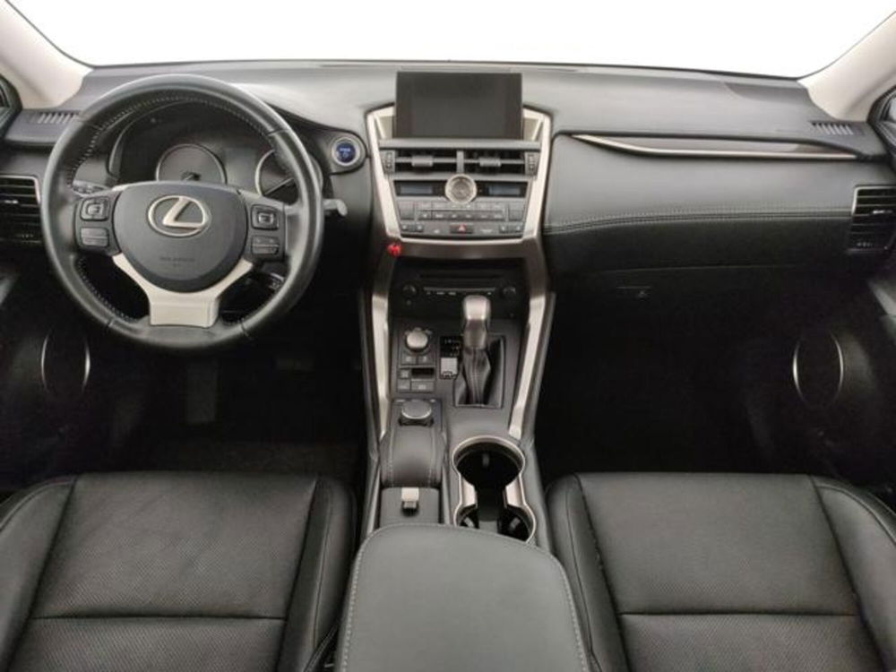 Lexus NX usata a Modena (17)