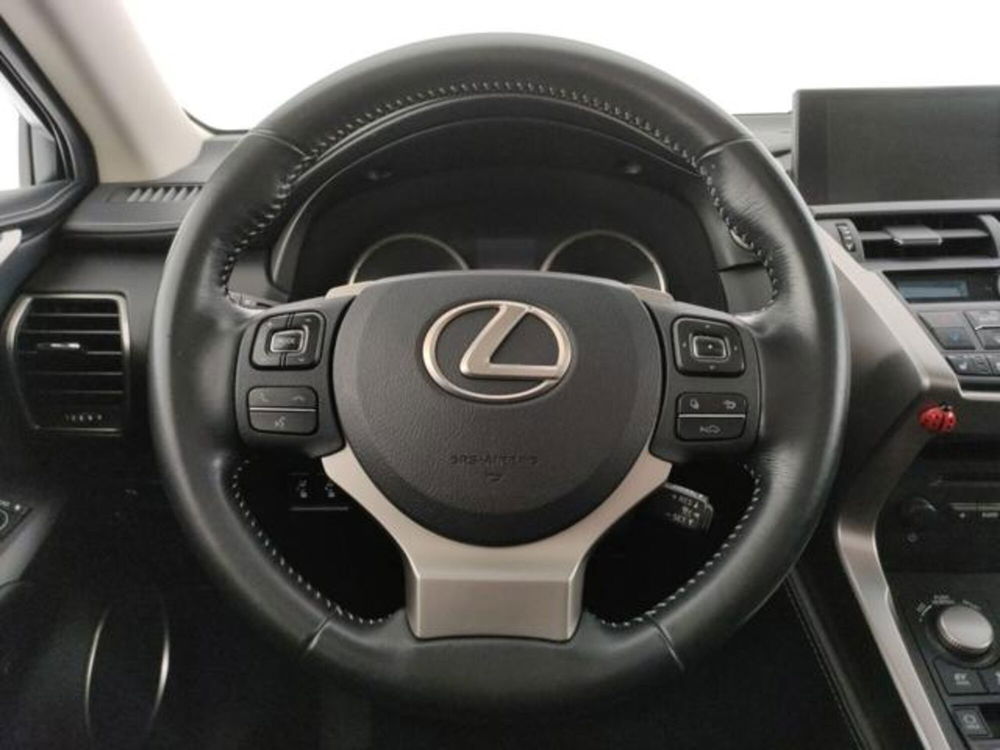 Lexus NX usata a Modena (18)