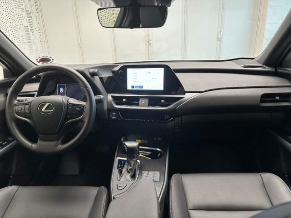 Lexus UX usata a Cuneo (11)