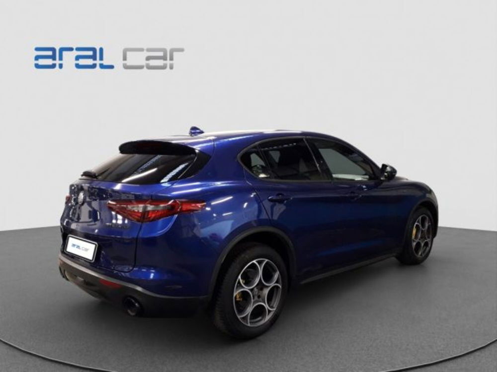 Alfa Romeo Stelvio usata a Torino (6)