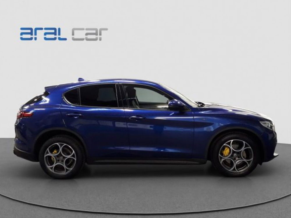 Alfa Romeo Stelvio usata a Torino (7)