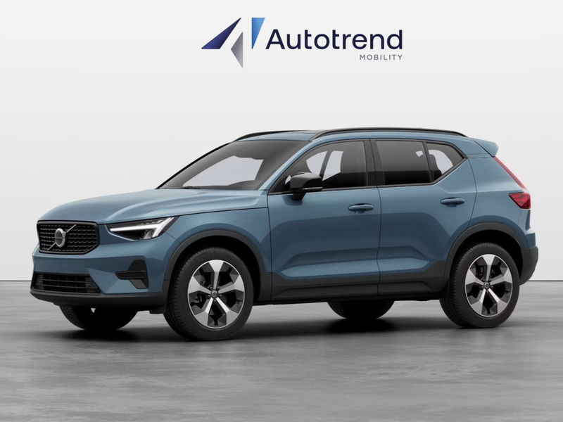 Volvo XC40 B3 automatico Plus Dark  nuova a Bari