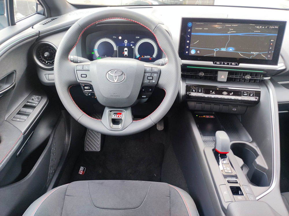 Toyota Toyota C-HR nuova a Lecco (8)