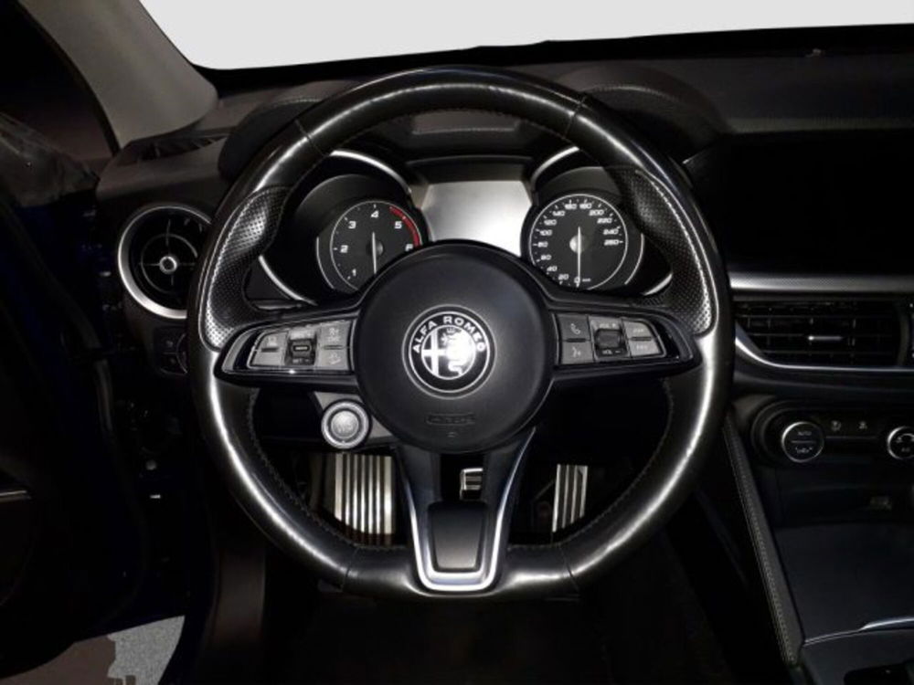 Alfa Romeo Stelvio usata a Torino (10)