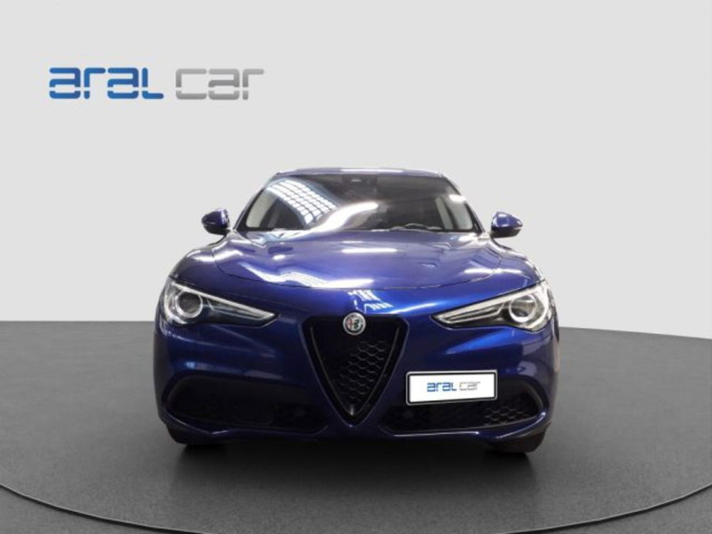 Alfa Romeo Stelvio usata a Torino (2)