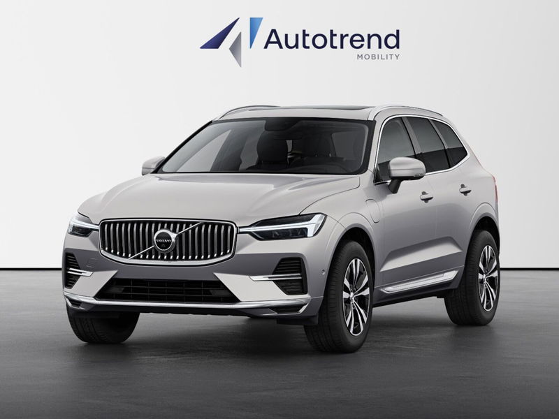 Volvo XC60 T6 Recharge AWD Plug-in Hybrid automatico Core nuova a Bari