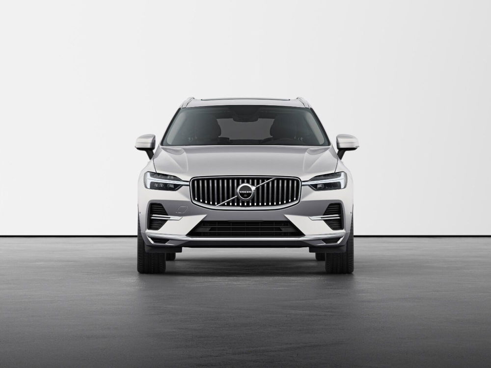 Volvo XC60 nuova a Bari (3)