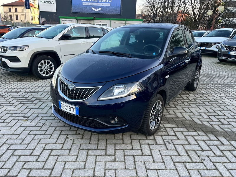 Lancia Ypsilon 1.0 FireFly 5 porte S&amp;S Hybrid Gold Plus del 2021 usata a Milano