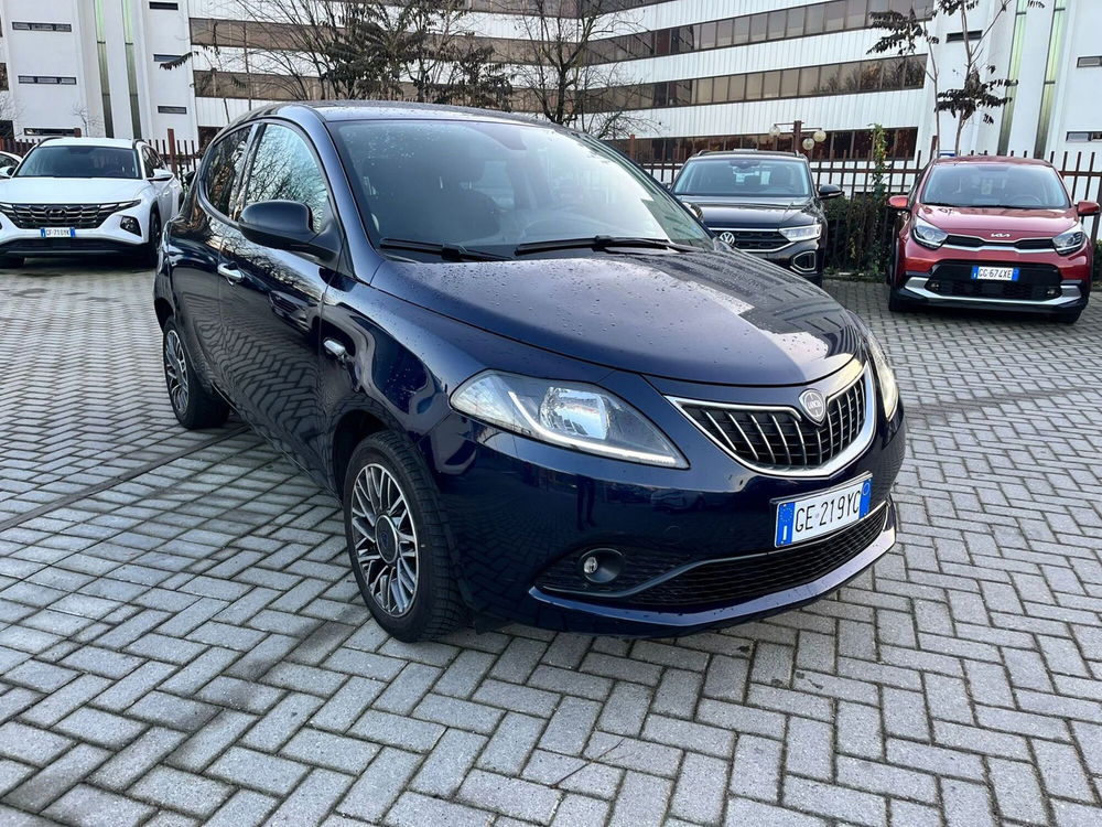 Lancia Ypsilon usata a Milano (3)