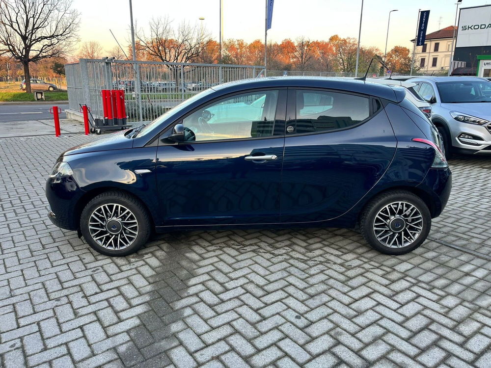 Lancia Ypsilon usata a Milano (4)